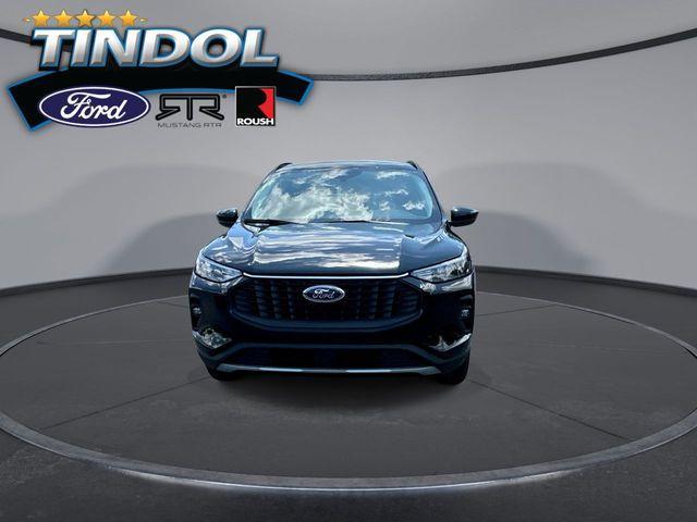 Photo of 2025 Agate Black Metallic Ford Escape