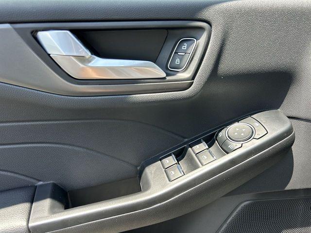 Photo of 2025 Agate Black Metallic Ford Escape