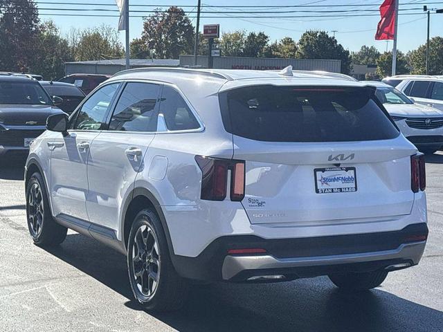 Photo of 2025 Glacial White Pearl Kia Sorento