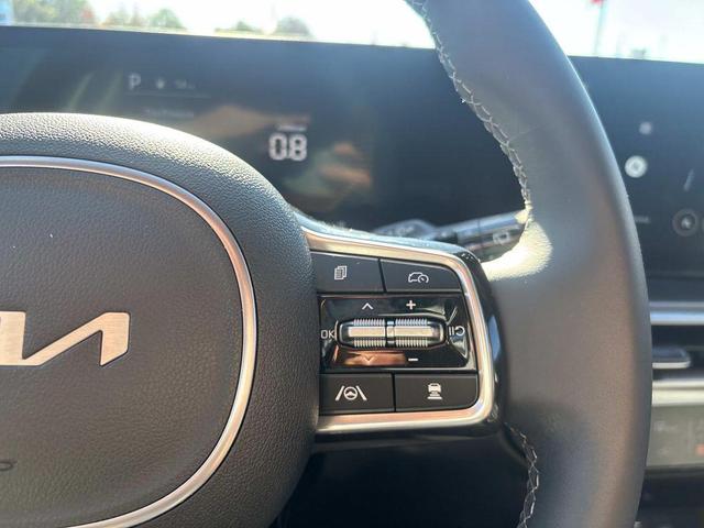 Photo of 2025 Glacial White Pearl Kia Sorento