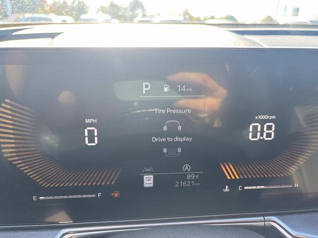 Photo of 2025 Glacial White Pearl Kia Sorento