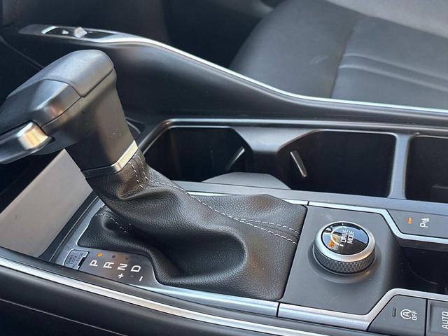 Photo of 2025 Glacial White Pearl Kia Sorento