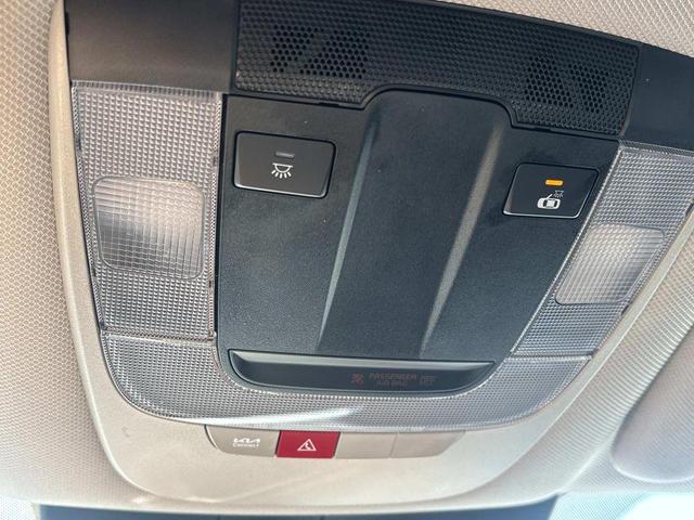 Photo of 2025 Glacial White Pearl Kia Sorento