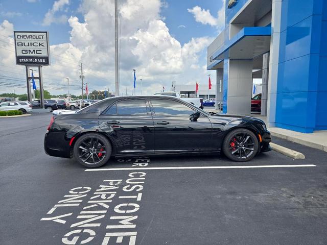 Photo of 2023 Gloss Black Chrysler 300