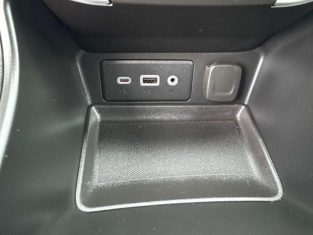 Photo of 2023 Summit White GMC Terrain