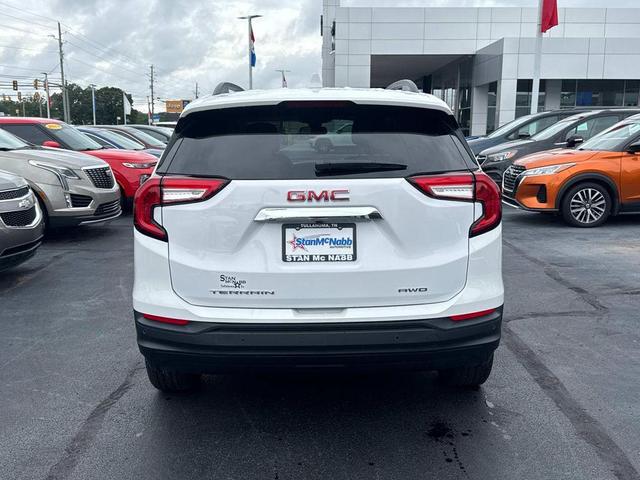 Photo of 2023 Summit White GMC Terrain