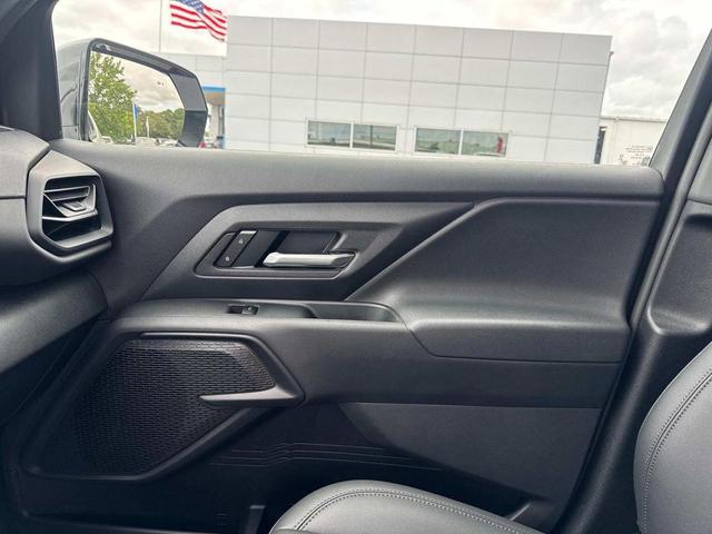 Photo of 2025 Summit White Chevrolet Silverado EV