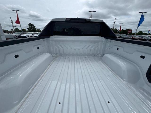 Photo of 2025 Summit White Chevrolet Silverado EV