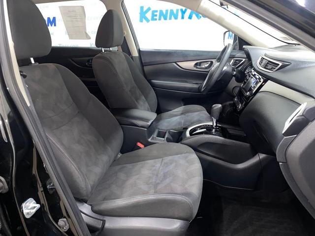 Photo of 2016 Magnetic Black Nissan Rogue
