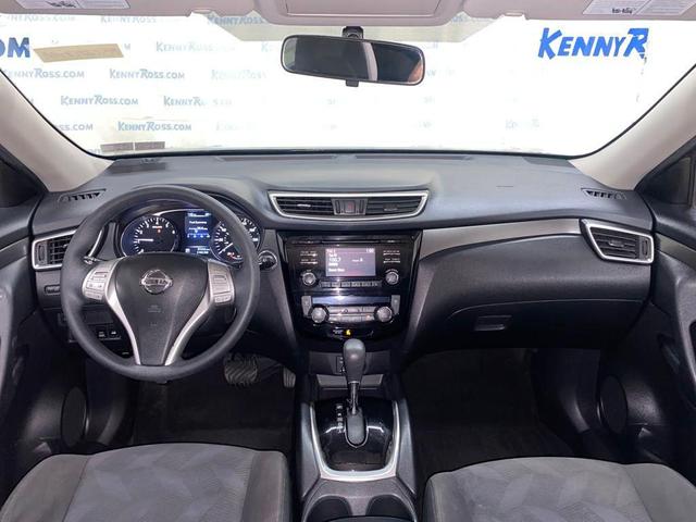 Photo of 2016 Magnetic Black Nissan Rogue