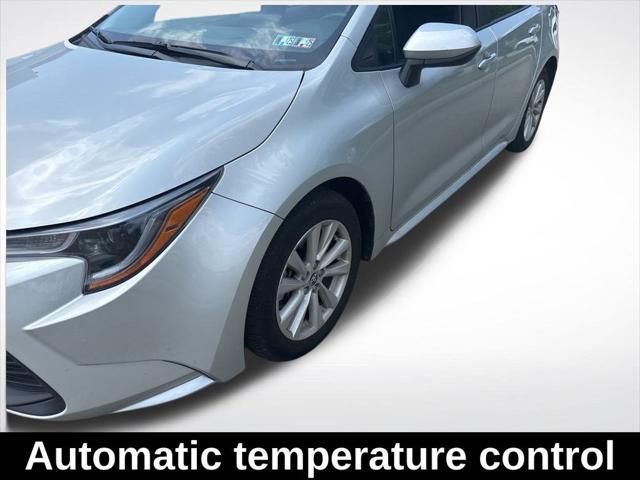 Photo of 2024 Classic Silver Metallic/Midnight Black Metallic Toyota Corolla