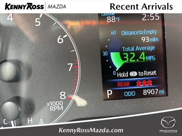 Photo of 2024 Classic Silver Metallic/Midnight Black Metallic Toyota Corolla