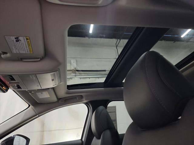 Photo of 2025 Pear Mazda CX-50 Hybrid