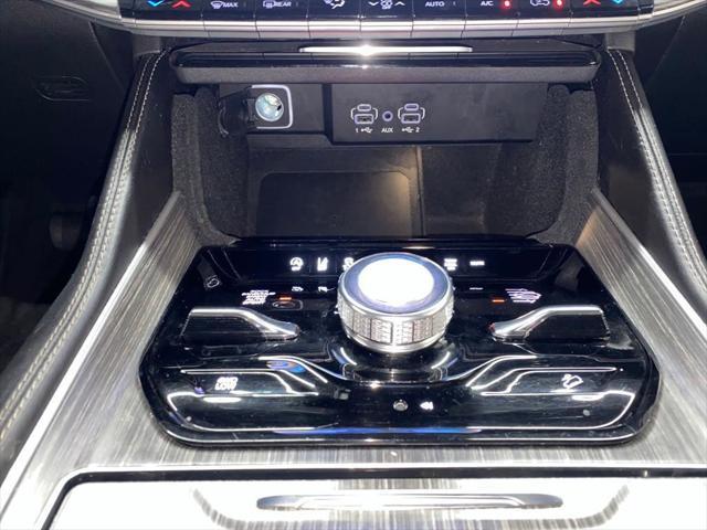 Photo of 2023 Diamond Black Crystal Pearlcoat Jeep Wagoneer L