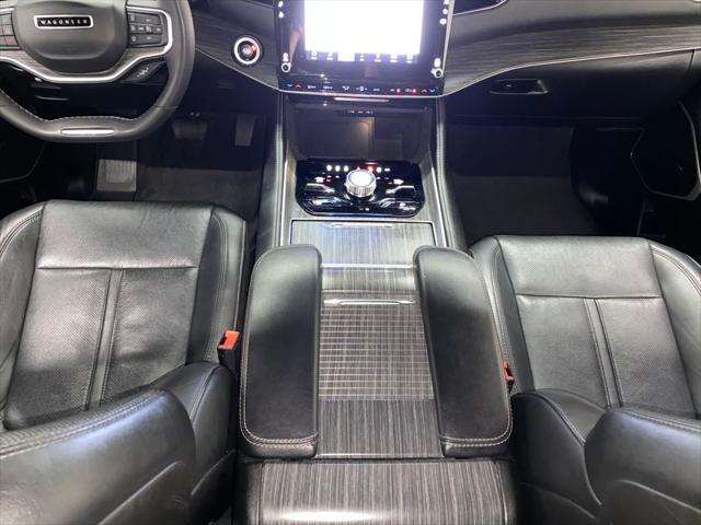 Photo of 2023 Diamond Black Crystal Pearlcoat Jeep Wagoneer L