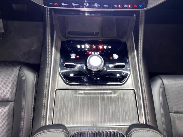 Photo of 2023 Diamond Black Crystal Pearlcoat Jeep Wagoneer L