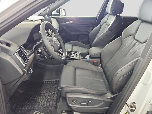 Photo of 2025 Glacier White Metallic Audi Q5