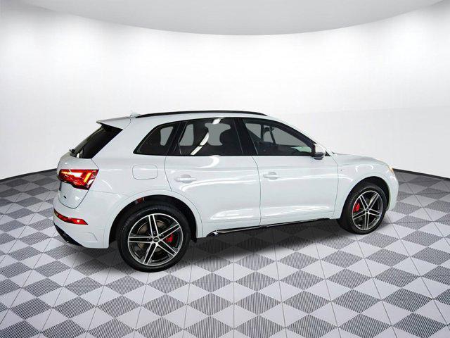 Photo of 2025 Glacier White Metallic Audi Q5