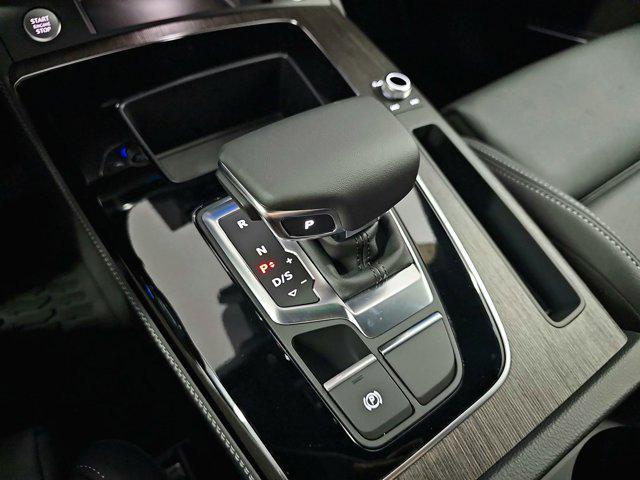 Photo of 2025 Glacier White Metallic Audi Q5