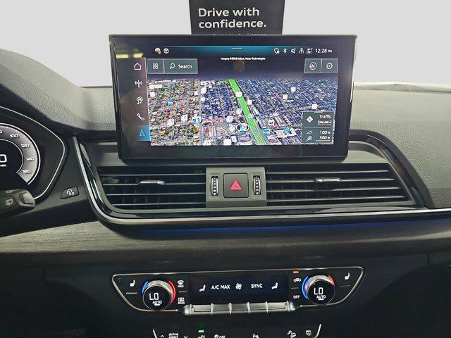 Photo of 2025 Glacier White Metallic Audi Q5
