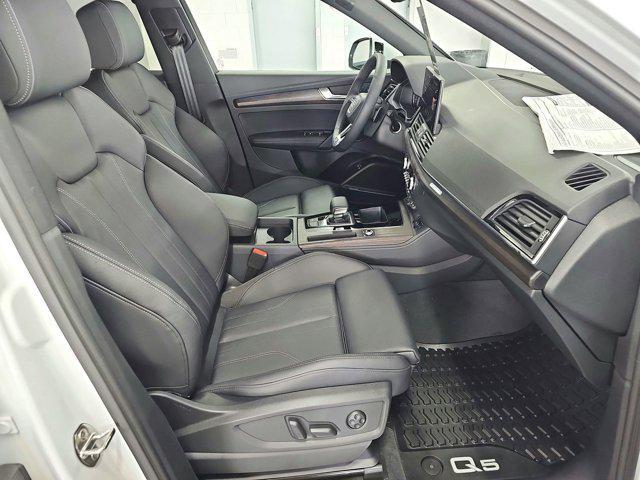 Photo of 2025 Glacier White Metallic Audi Q5