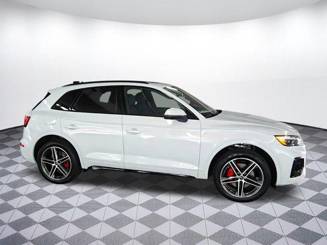 Photo of 2025 Glacier White Metallic Audi Q5
