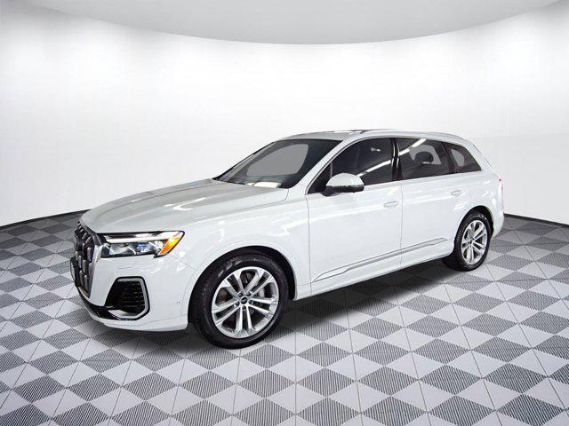 Photo of 2025 Carrara White Audi Q7