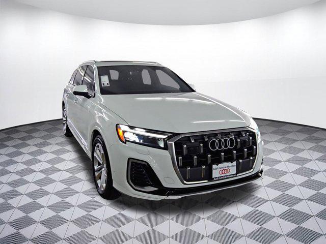 Photo of 2025 Carrara White Audi Q7