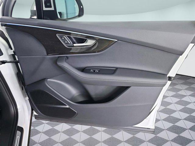 Photo of 2025 Carrara White Audi Q7