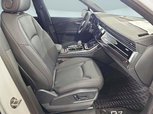 Photo of 2025 Carrara White Audi Q7