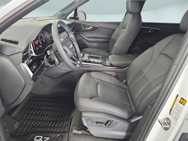 Photo of 2025 Carrara White Audi Q7