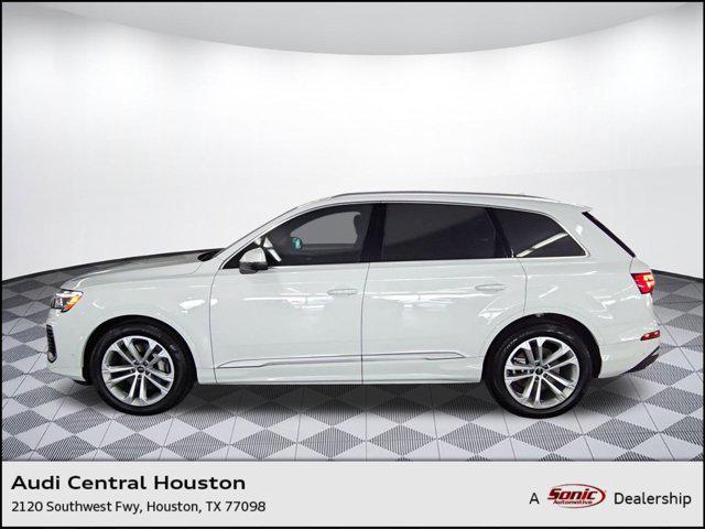 Photo of 2025 Carrara White Audi Q7