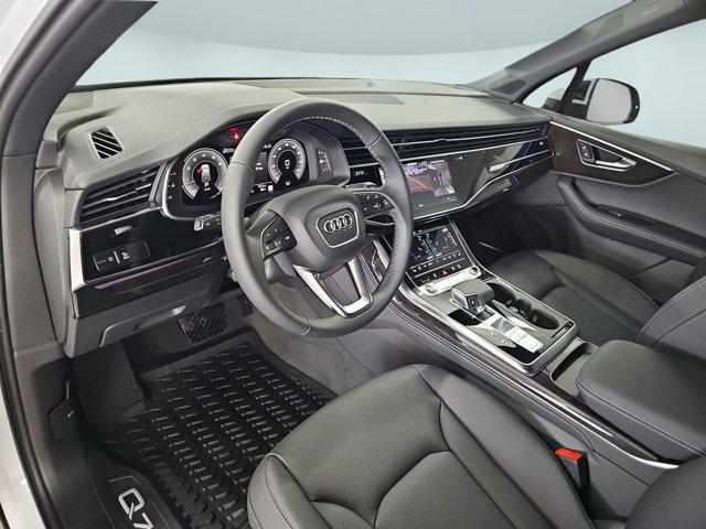 Photo of 2025 Carrara White Audi Q7