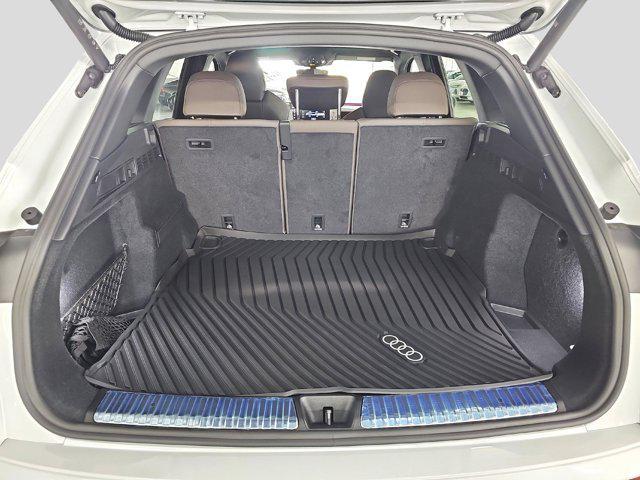 Photo of 2025 Glacier White Metallic Audi Q5