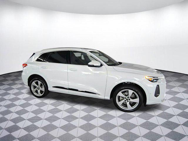 Photo of 2025 Glacier White Metallic Audi Q5