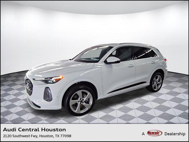 Photo of 2025 Glacier White Metallic Audi Q5