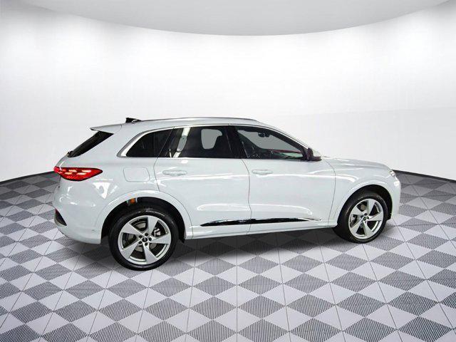 Photo of 2025 Glacier White Metallic Audi Q5