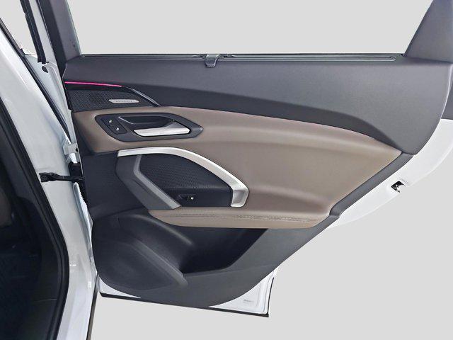 Photo of 2025 Glacier White Metallic Audi Q5