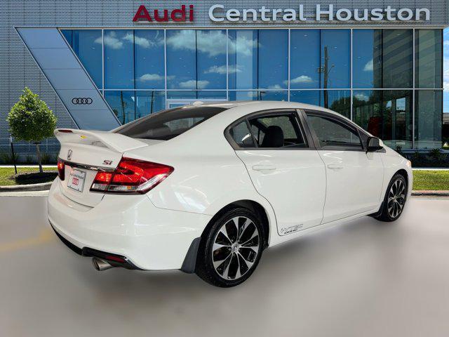 Photo of 2013 Taffeta White Honda Civic
