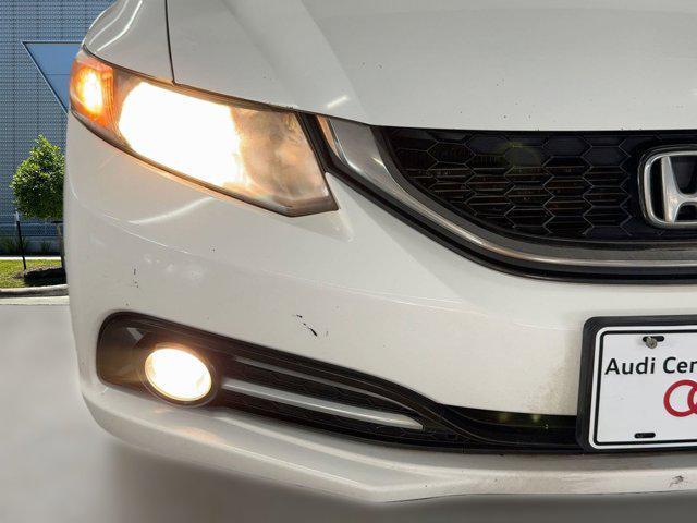 Photo of 2013 Taffeta White Honda Civic
