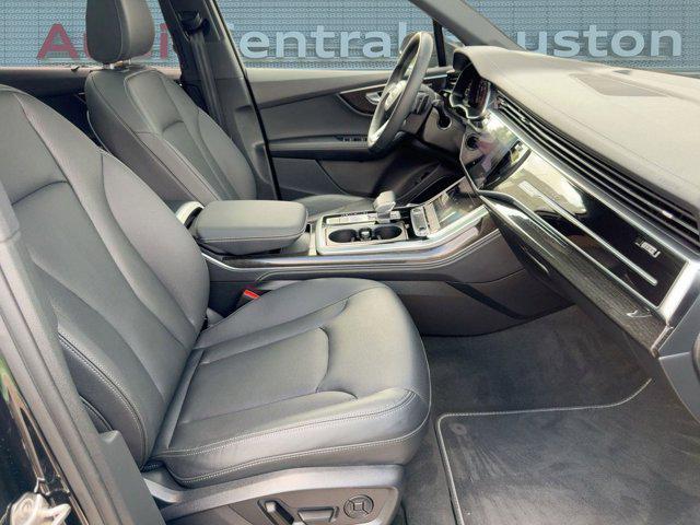 Photo of 2025 Mythos Black Metallic Audi Q7