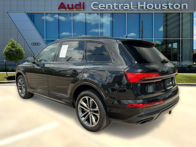 Photo of 2025 Mythos Black Metallic Audi Q7