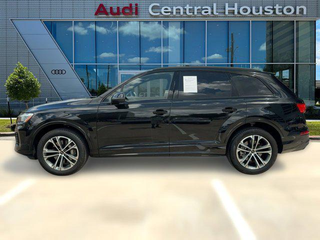 Photo of 2025 Mythos Black Metallic Audi Q7