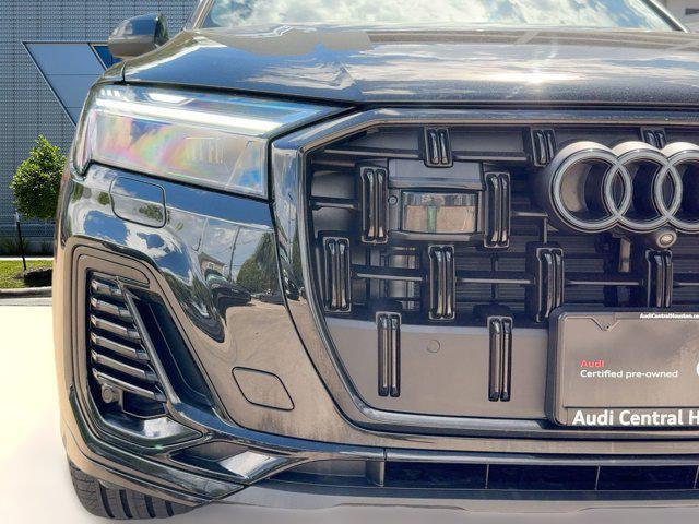 Photo of 2025 Mythos Black Metallic Audi Q7
