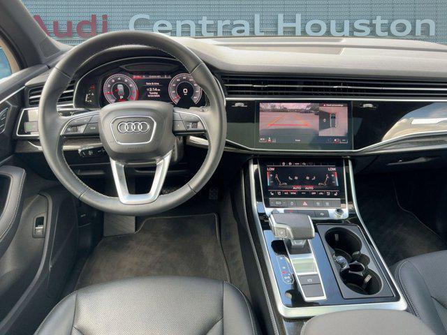 Photo of 2025 Mythos Black Metallic Audi Q7