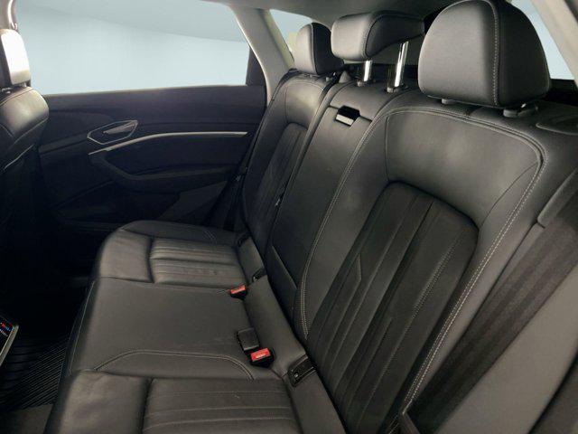 Photo of 2022 Florett Silver Metallic Audi e-tron