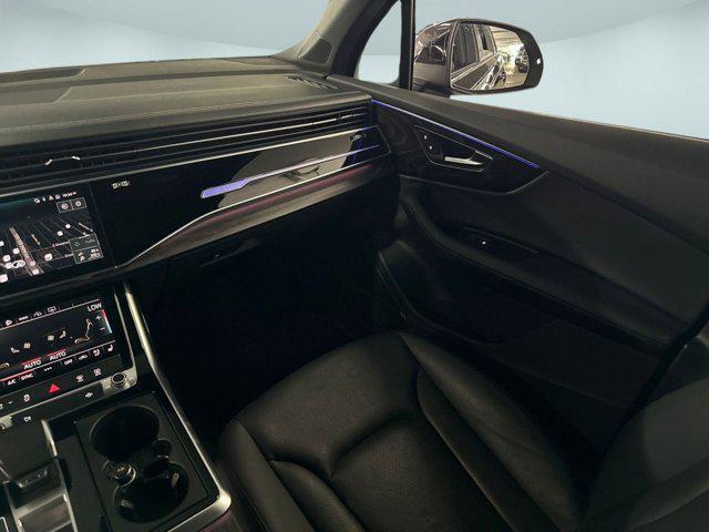 Photo of 2023 Mythos Black Metallic Audi Q7