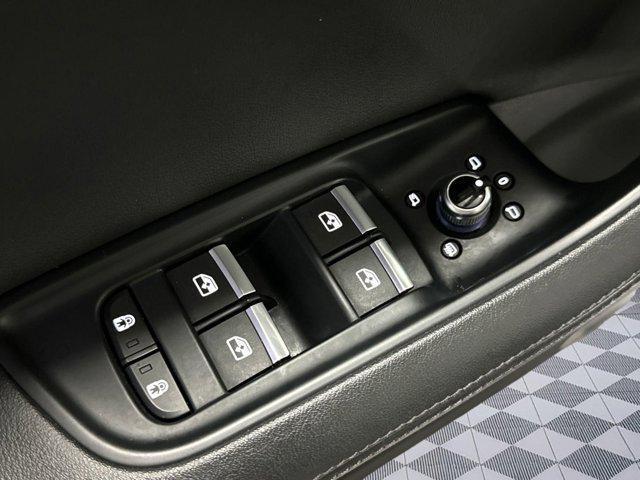Photo of 2023 Glacier White Metallic Audi Q7