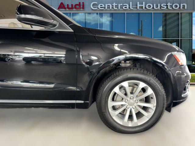 Photo of 2015 Black Audi Q5