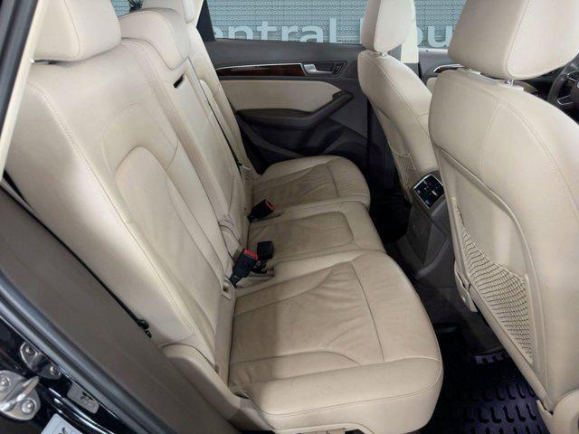 Photo of 2015 Black Audi Q5